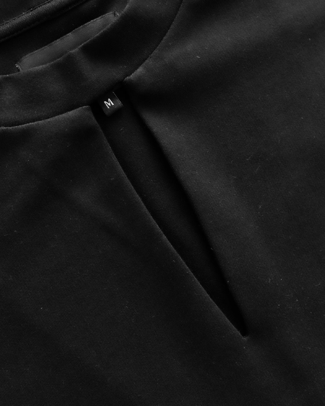 V CUT T-SHIRT